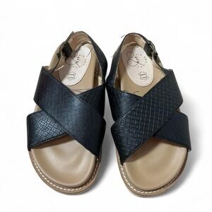 Oasis Society Black Leather Criss Cross‎ Buckle Strap Sandals